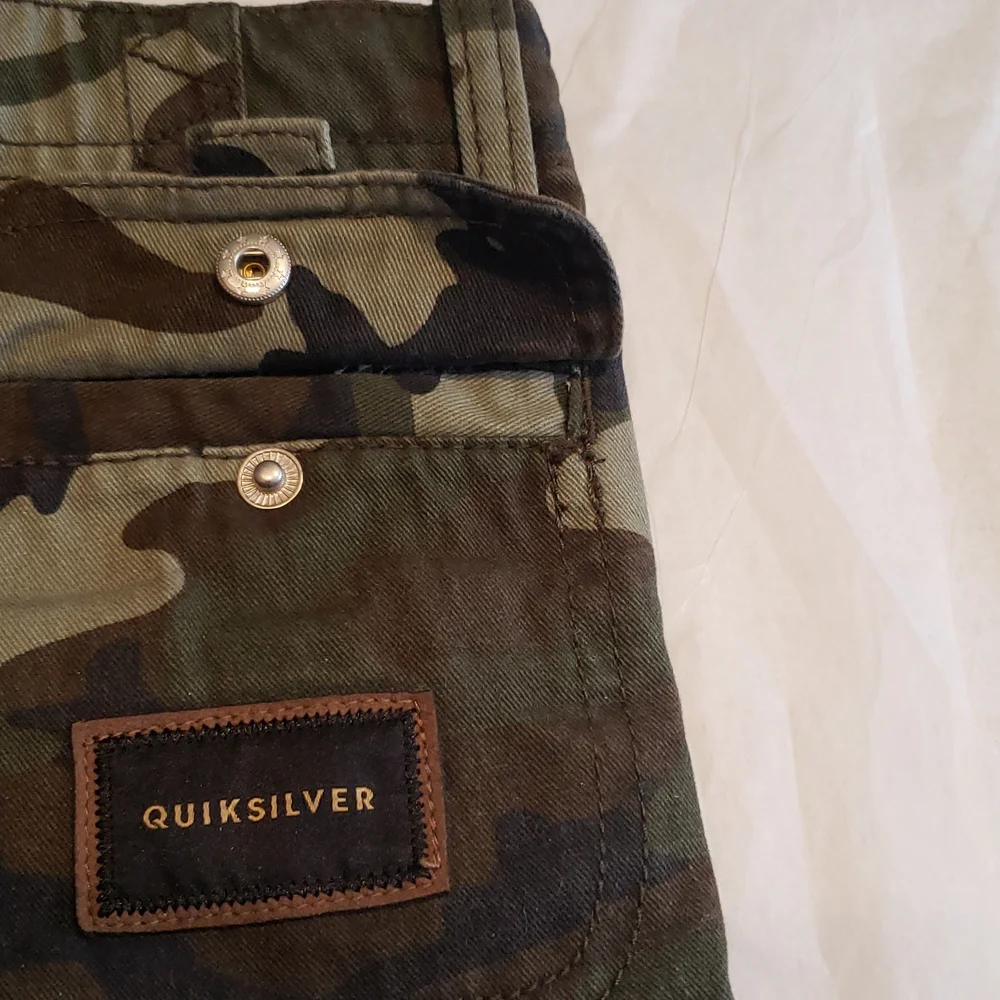 Quiksilver New Shorts Kids Camo Cargo Pocket Bottoms (Little Boys) Size 5 NWT